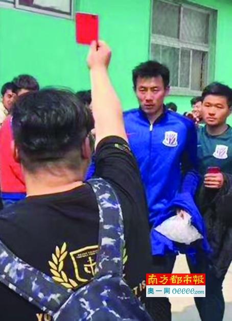 感谢主席、俱乐部、教练、队友们以及所有合作过的工作人员们，感谢那不勒斯，感谢你们这些了不起的球迷们，你们在这些年让我有家的感觉。
